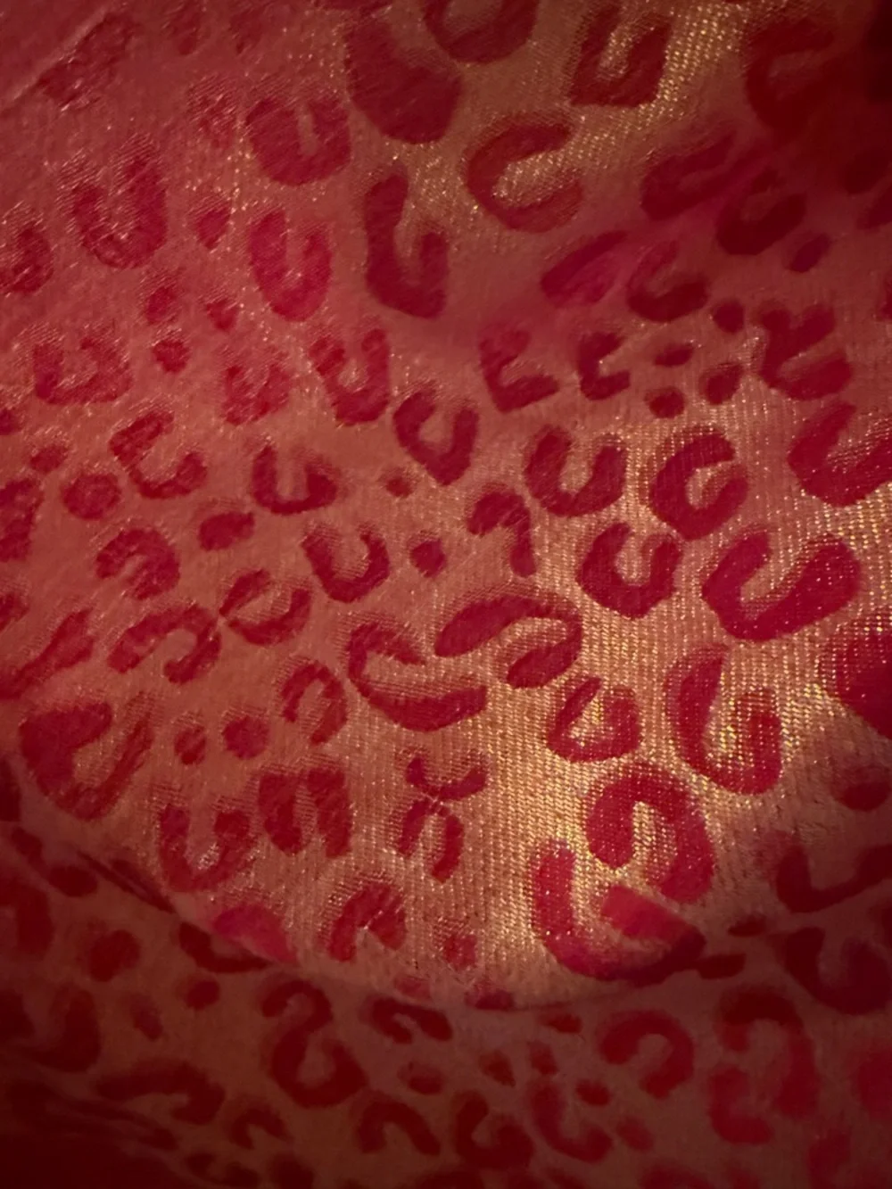 Red Leopard-Patterned Wrap Scarf - Picture 2 of 2